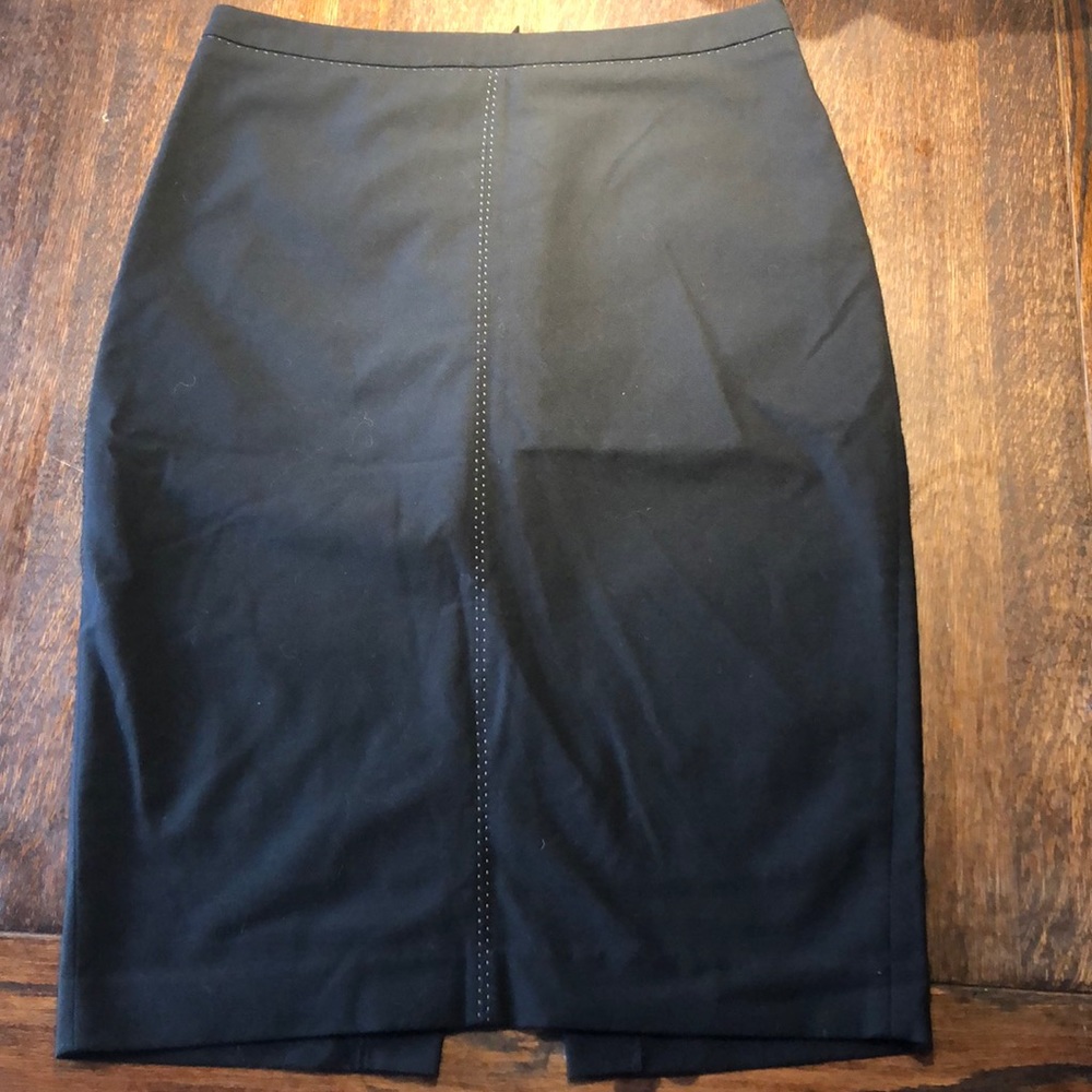 ✨Last chance -donating this week✨ 3/$30 | Black Pencil Skirt w stitching | Zara